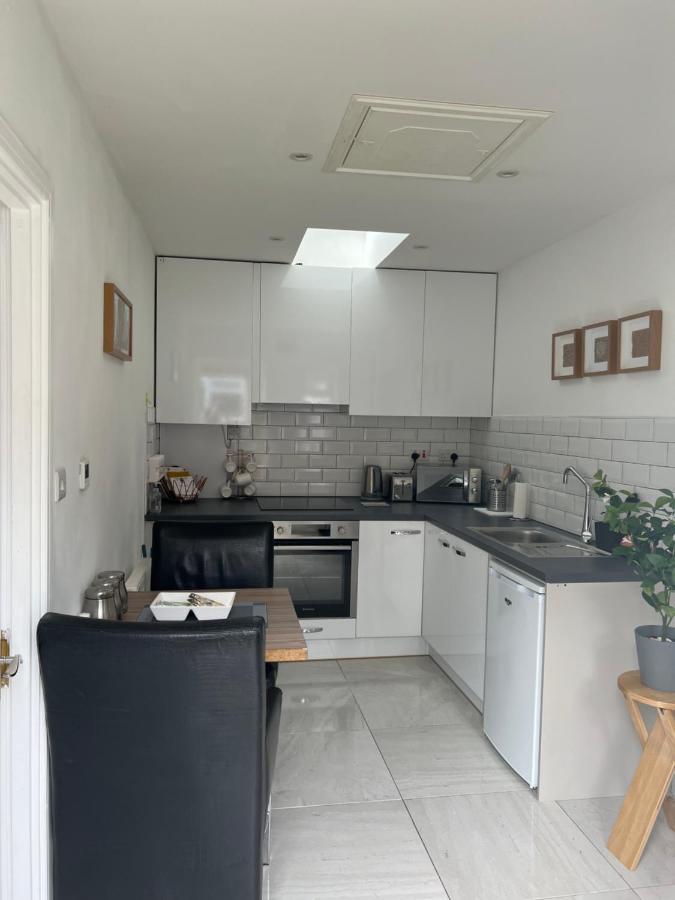 Dannifar Guest House London Exterior photo